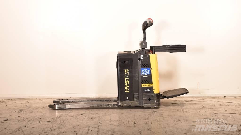 Hyster P 2.0 S Transpaleta cu platforma