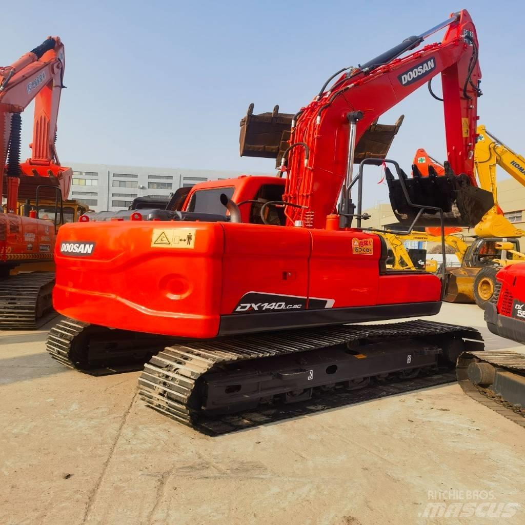 Doosan DX 140 Excavatoare pe șenile
