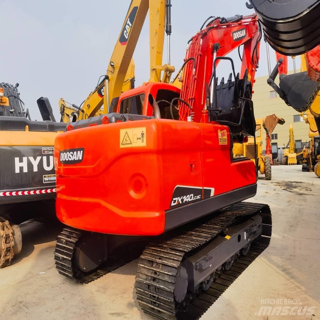 Doosan DX 140 Excavatoare pe șenile
