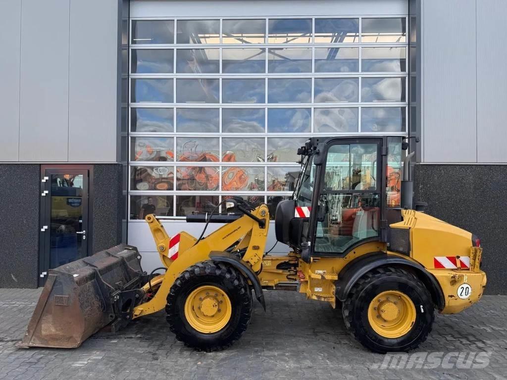 CAT 908H2 Incarcator pe pneuri