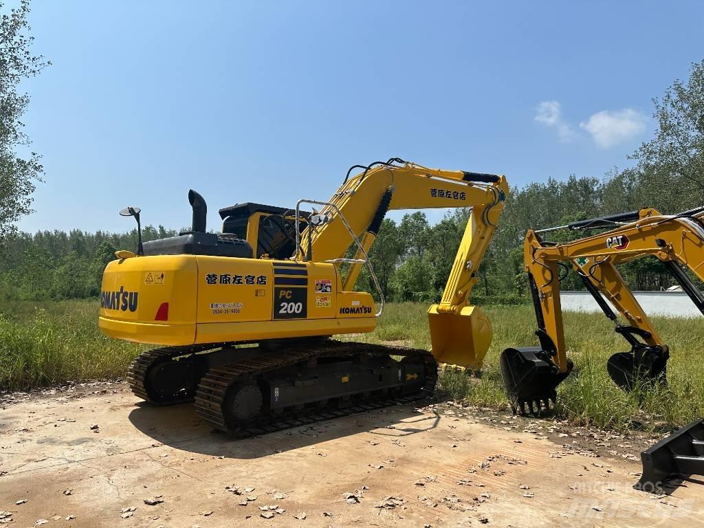 Komatsu PC200-8 Excavatoare pe șenile
