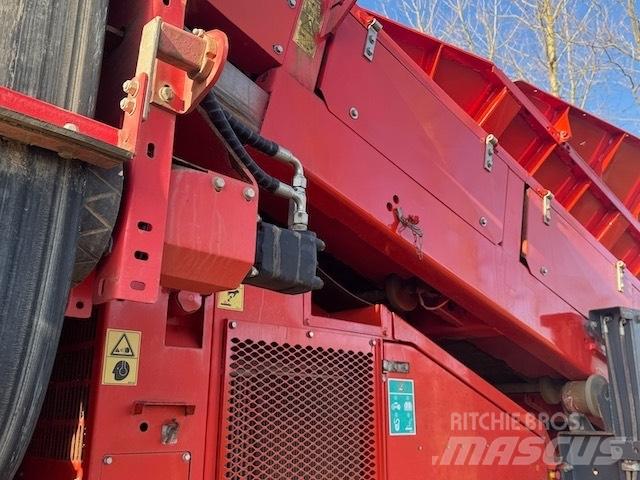 Terex Finlay 883+ Cernuitoare