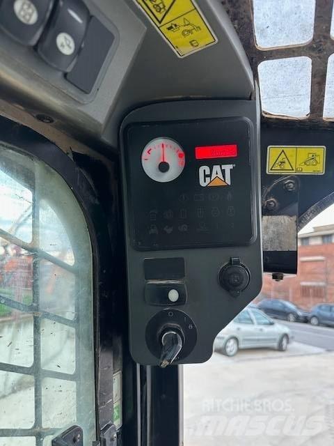 CAT 246 C Mini incarcator
