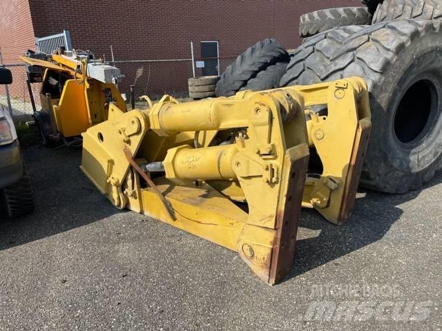 CAT D 8 R Ripper Alte componente