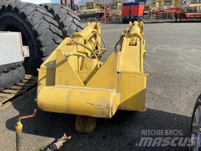 CAT D 8 R Ripper Alte componente