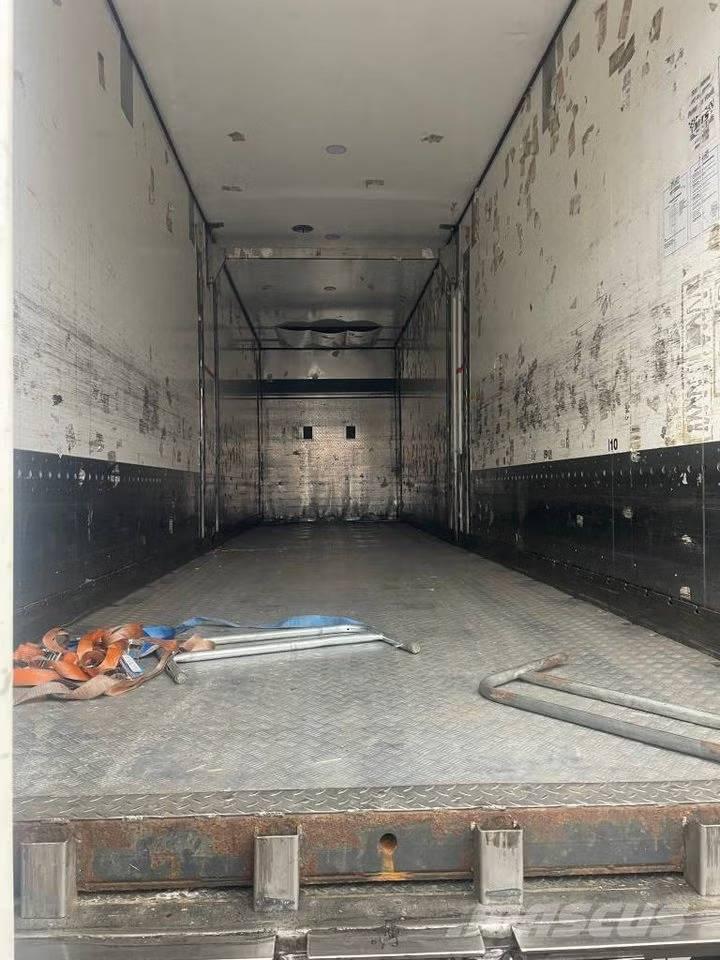 VAK V 4-40 Remorci frigorifice