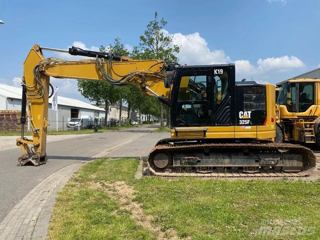CAT 325F Excavatoare pe șenile
