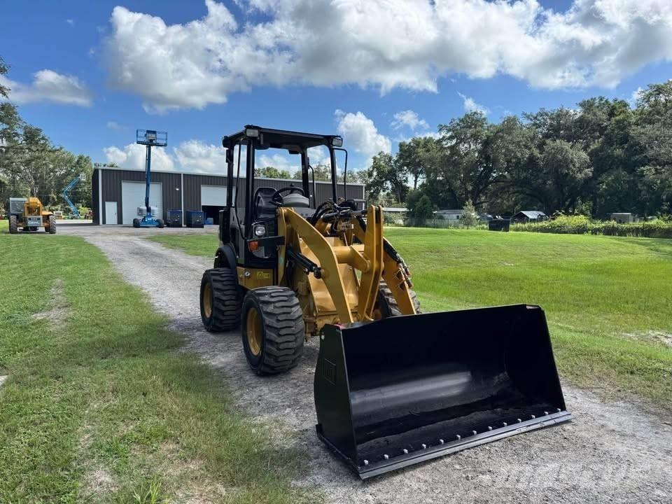 CAT 903 C2 Incarcator pe pneuri