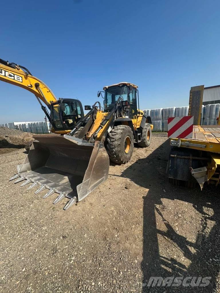 JCB 436 HT Incarcator pe pneuri
