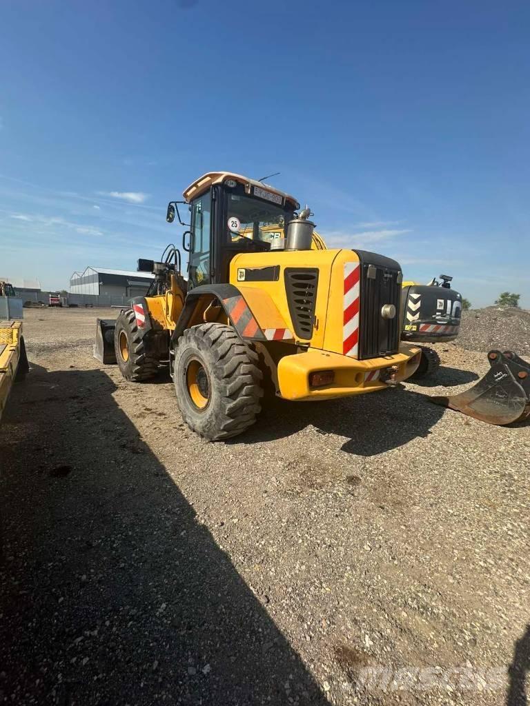 JCB 436 HT Incarcator pe pneuri