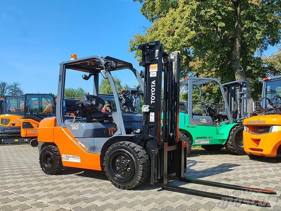 Toyota 02-8FGF30 Stivuitor GPL