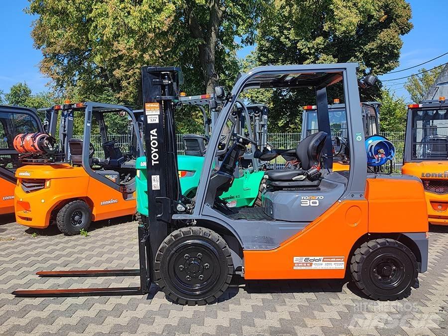 Toyota 02-8FGF30 Stivuitor GPL