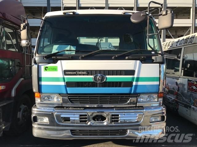 UD KL-CK482BAT Autotractoare