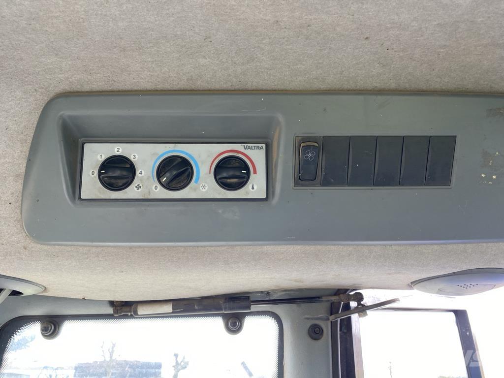 Valtra N92 HITECH Tractoare