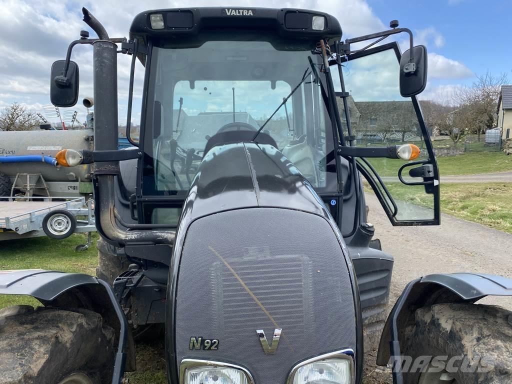 Valtra N92 HITECH Tractoare