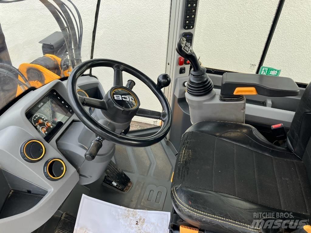 JCB 413S Incarcator pe pneuri