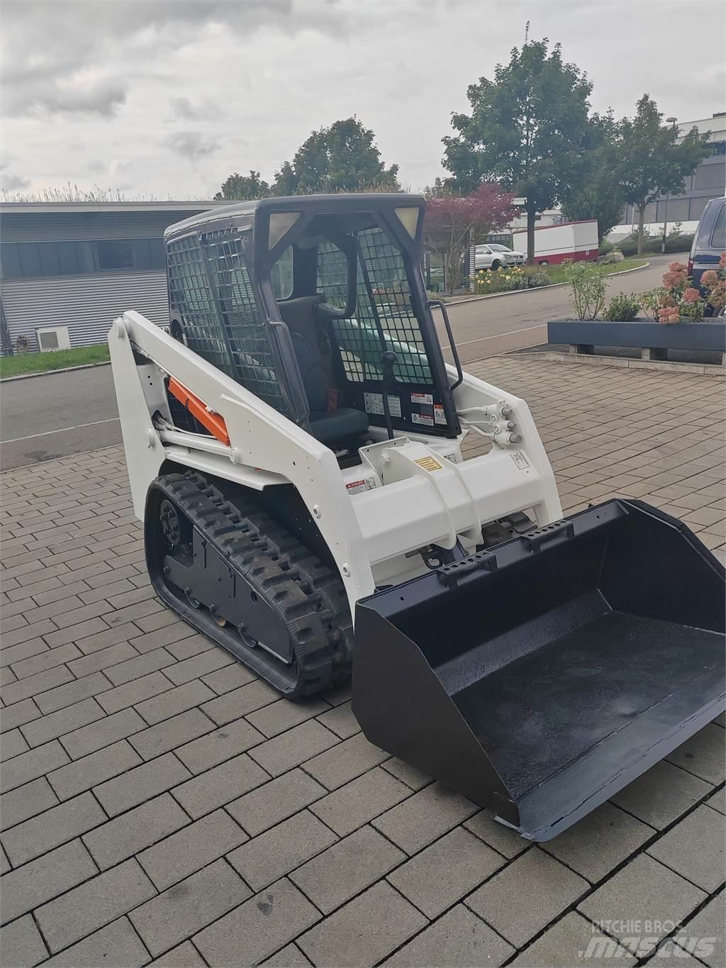 Bobcat T140 Excavatoare pe șenile
