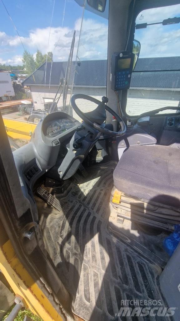 Komatsu WA 380 Incarcator pe pneuri