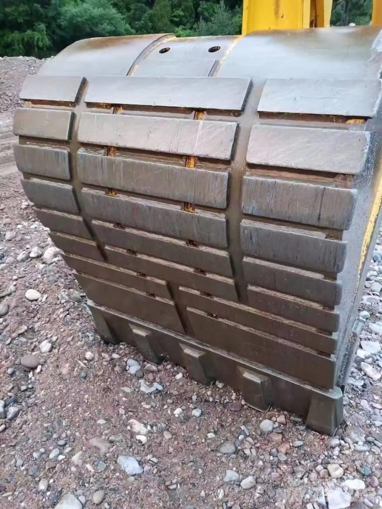 Komatsu PC 270 Excavatoare pe șenile
