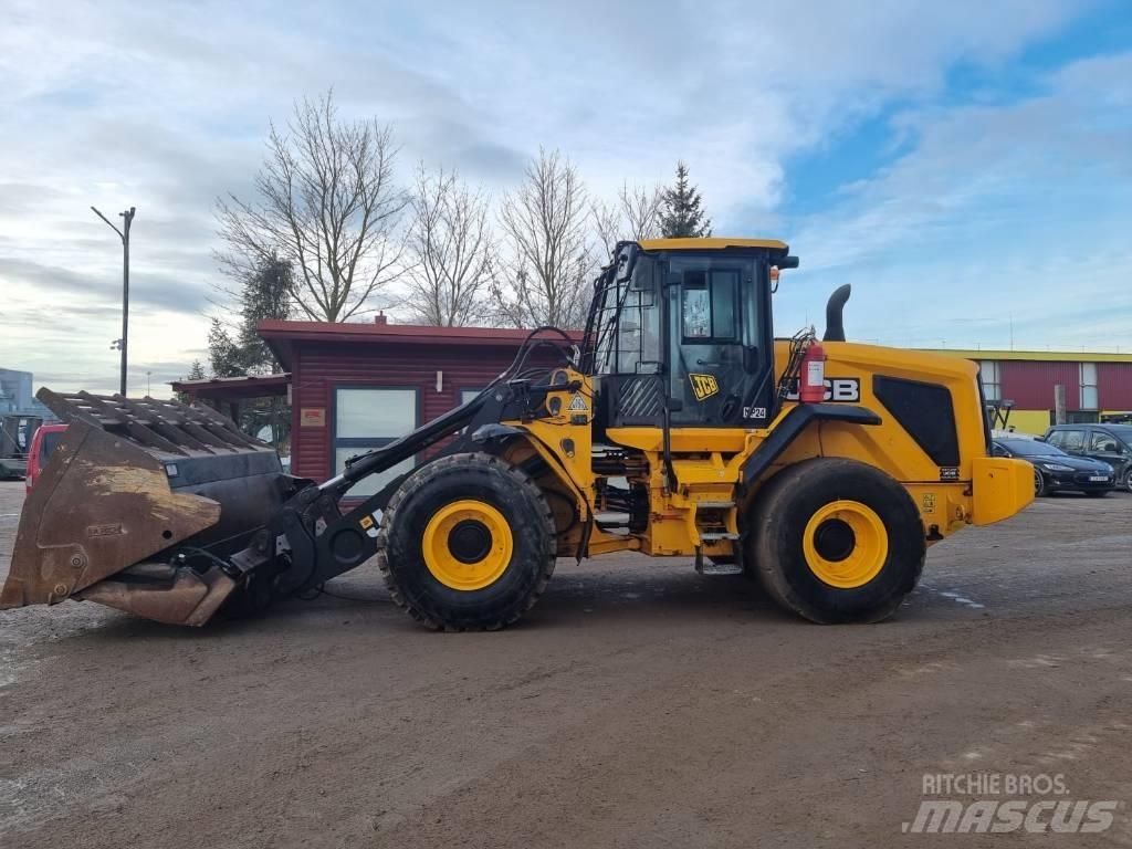 JCB 437 Hi-Tip Incarcator pe pneuri