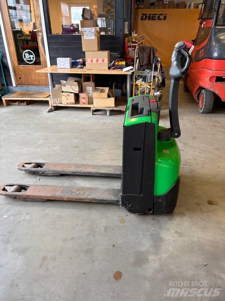 Cesab P 214 Transpaleta manuala