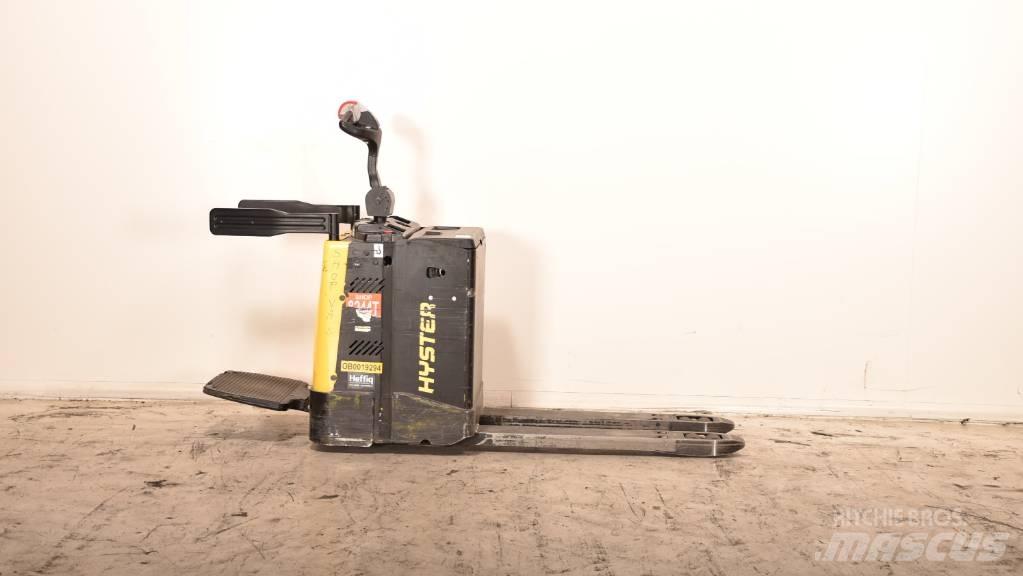 Hyster P 2.0 S Transpaleta cu platforma