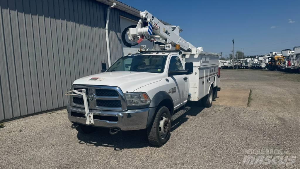 RAM 5500 Platforme aeriene montate pe camion