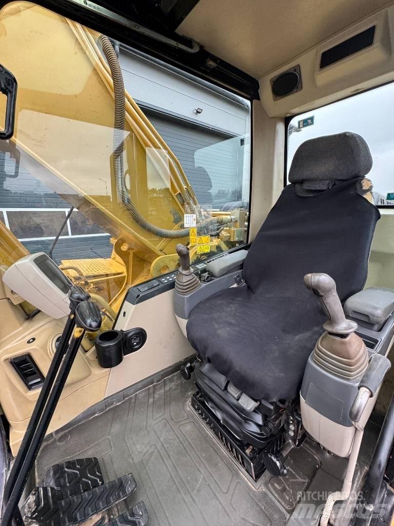 CAT 325C Excavatoare pe șenile
