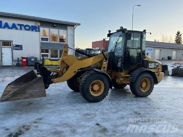 CAT 908H Incarcator pe pneuri