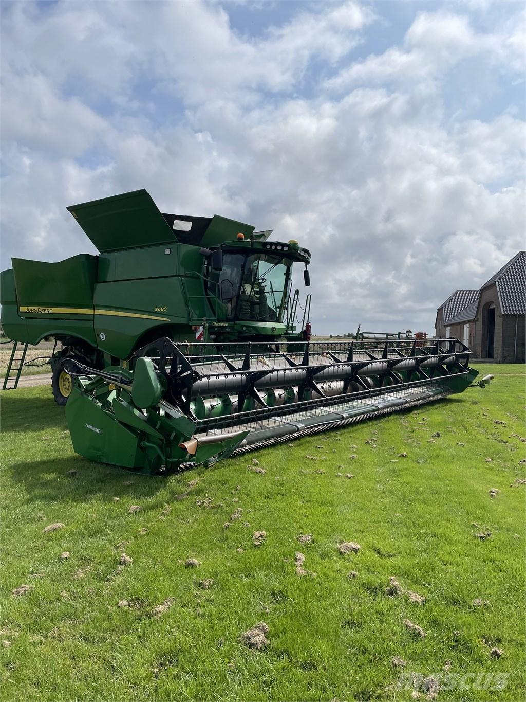 John Deere S 680 Combine de secerat