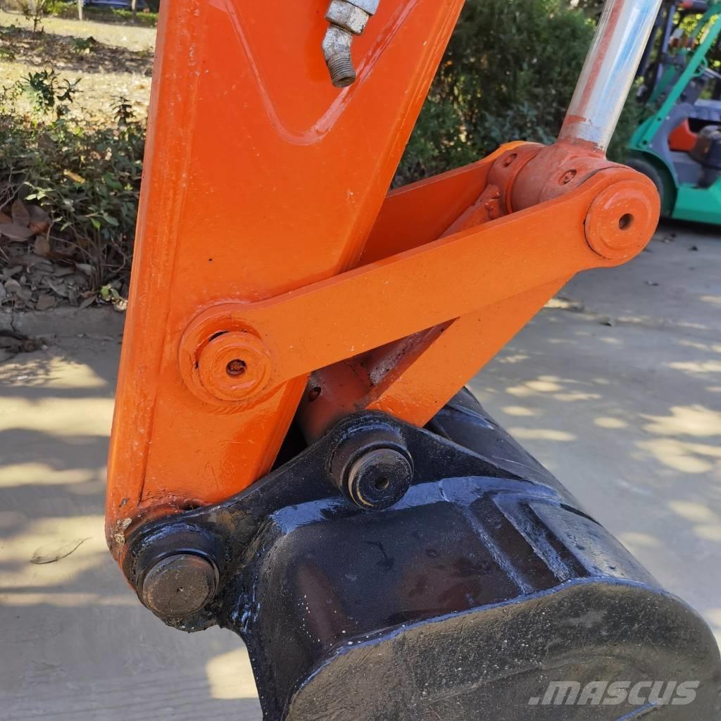 Hitachi ZX70 Excavatoare 7t - 12t