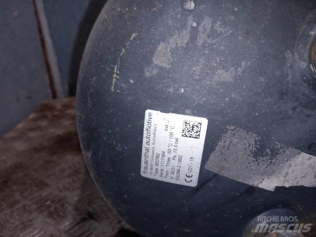 Volvo FH 12      20485245 Frane