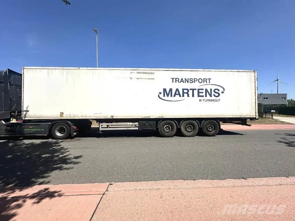 Renders 12.27 NA Semi-remorca utilitara