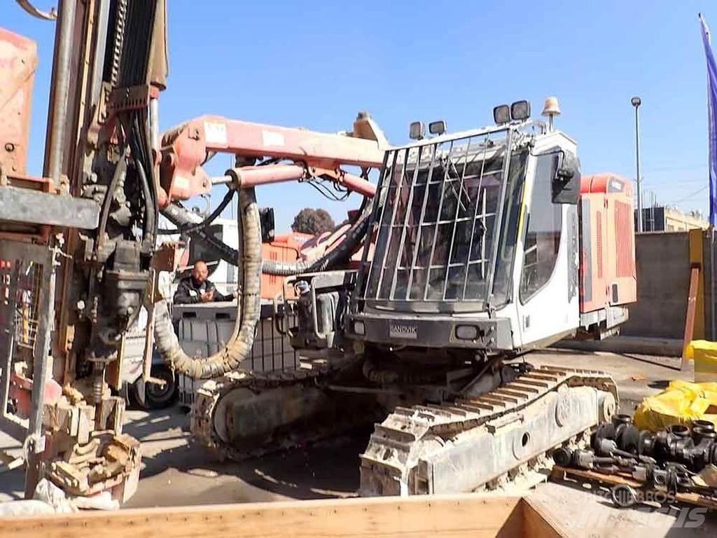 Sandvik DX800 Echipamente de forare la suprafata