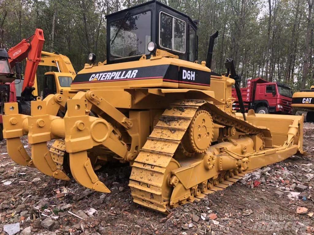 CAT D6H Buldozere pe senile