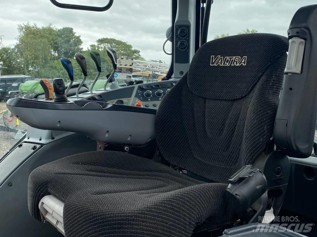 Valtra T 174EA Tractoare