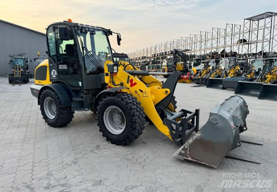 Wacker Neuson WL 52 Incarcator pe pneuri