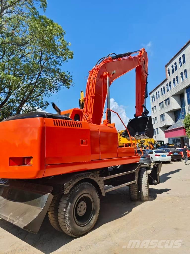 Doosan DH 210 W-7 Excavatoare cu roti