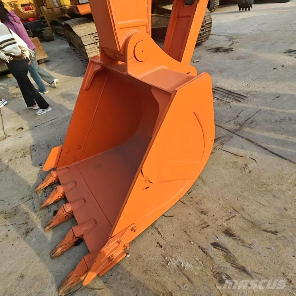 Hitachi ZX 210 Excavatoare pe șenile
