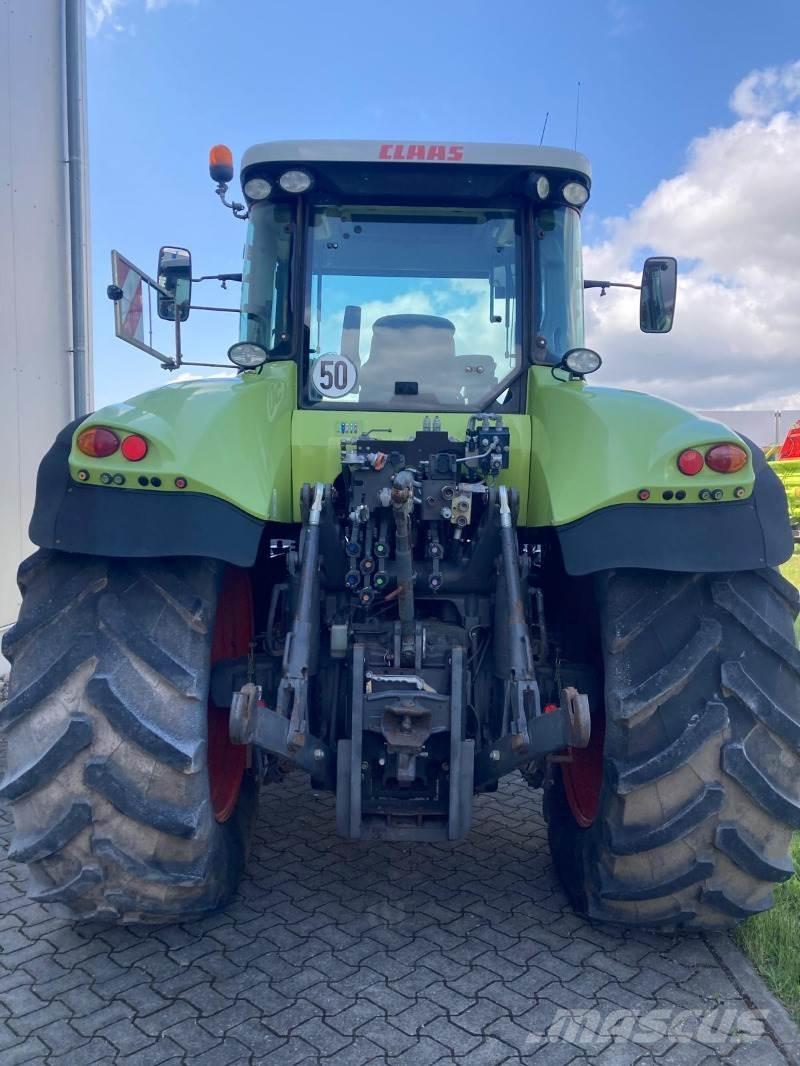 CLAAS AXION 840 Tractoare