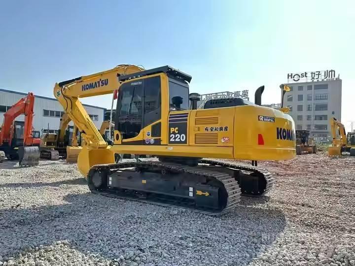 Komatsu PC 220 Excavatoare pe șenile

