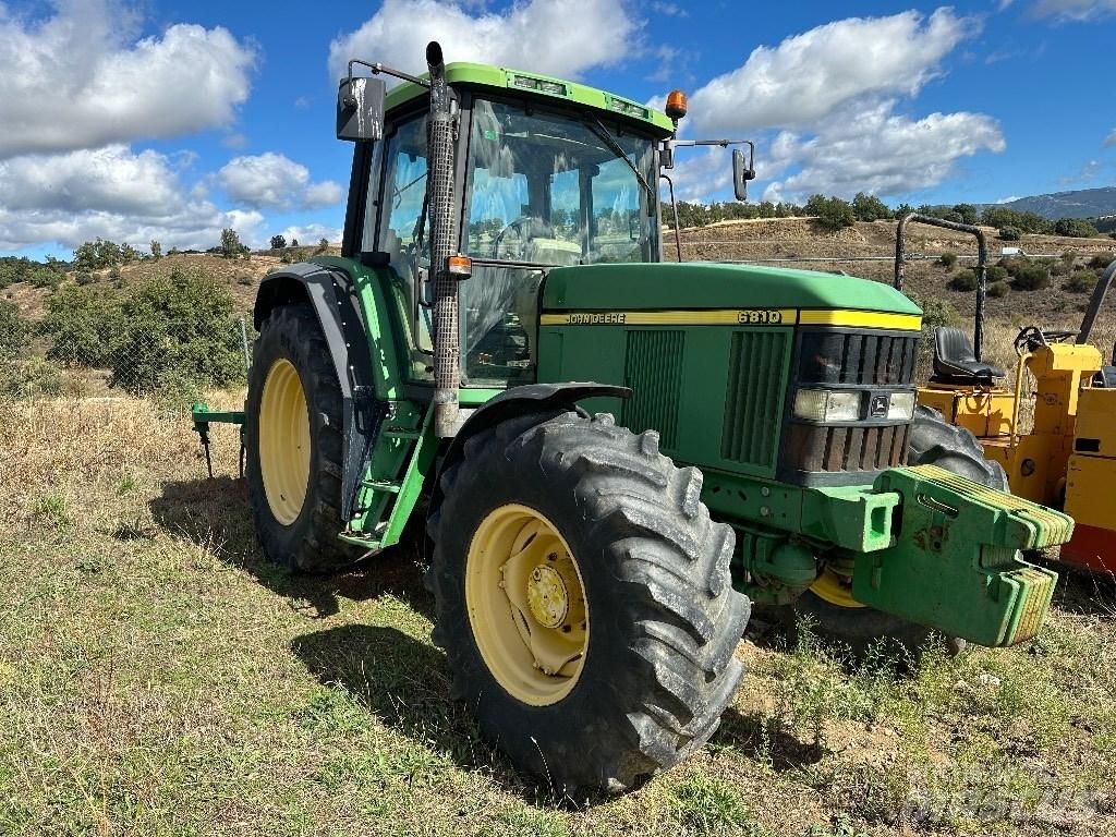 John Deere 6810 Tractoare