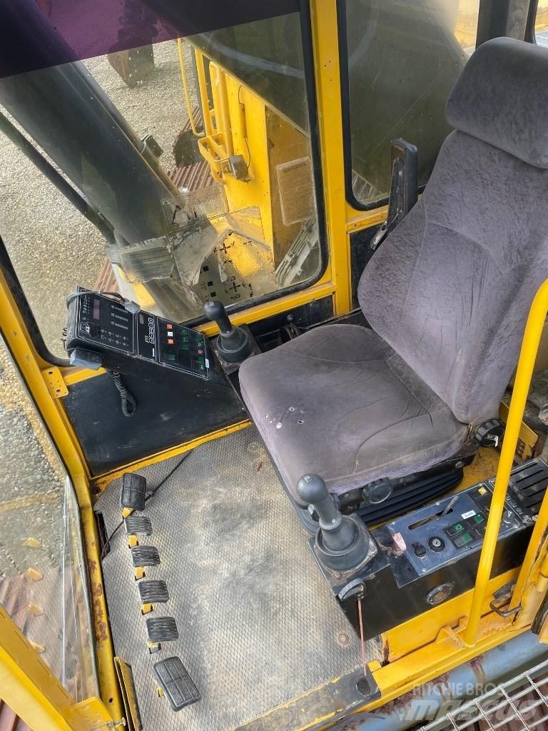 Volvo EC450 Excavatoare pe șenile
