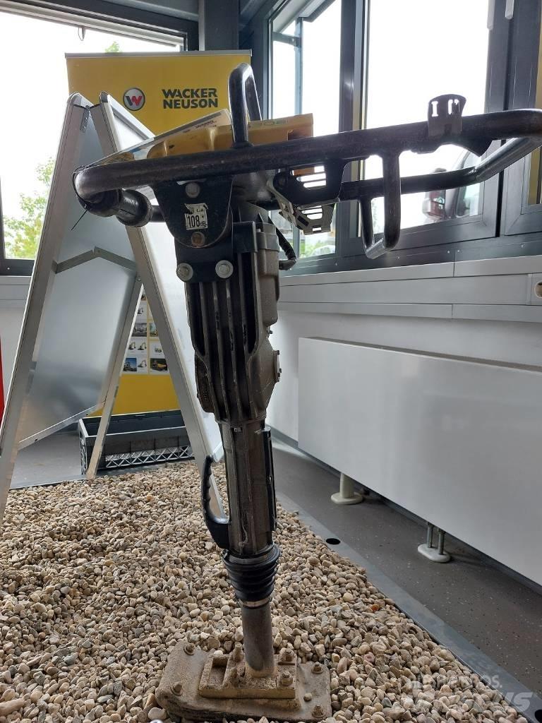 Wacker Neuson AS30e Compactor