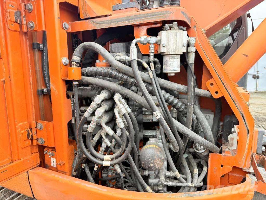 Doosan DX 140 LCR Excavatoare pe șenile
