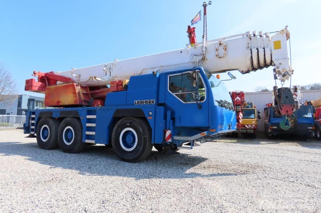 Liebherr LTM 1055-1 Macara pentru orice teren