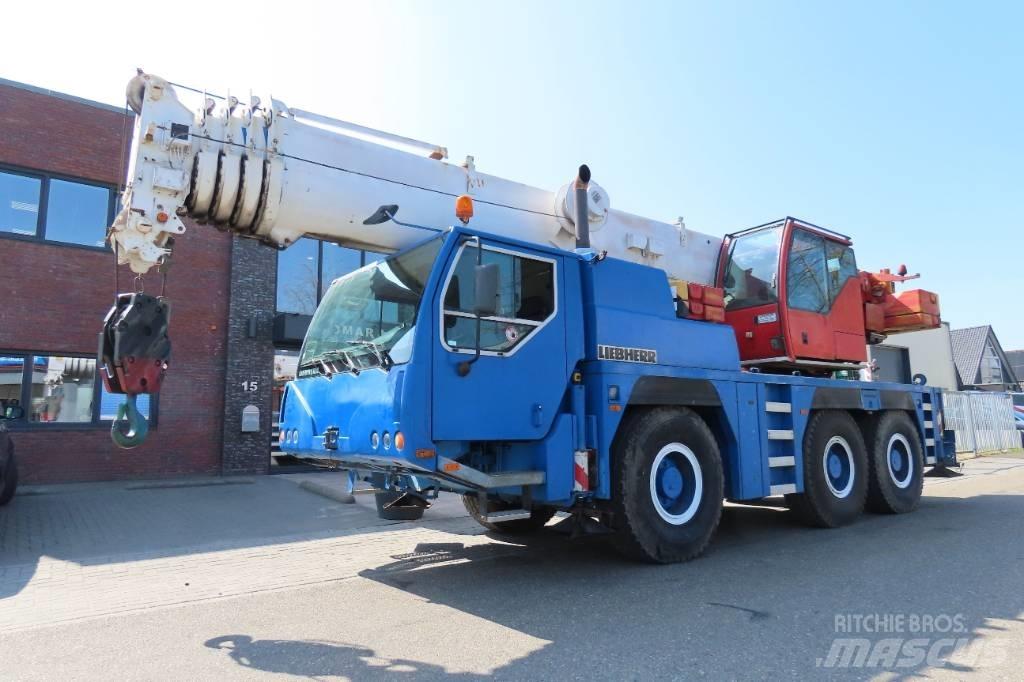 Liebherr LTM 1055-1 Macara pentru orice teren