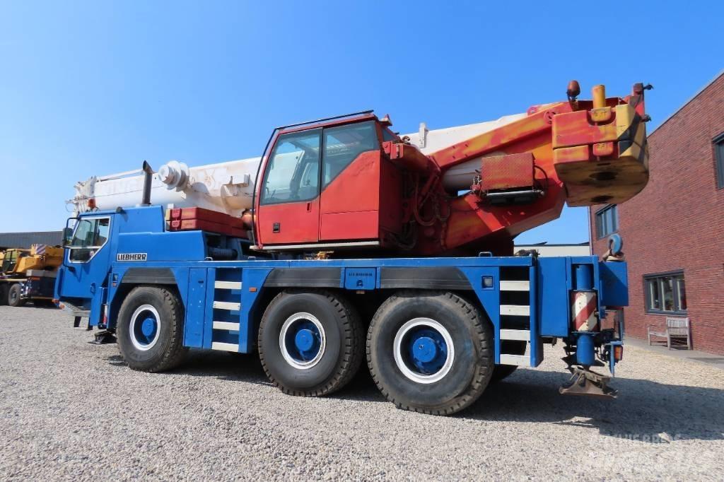Liebherr LTM 1055-1 Macara pentru orice teren