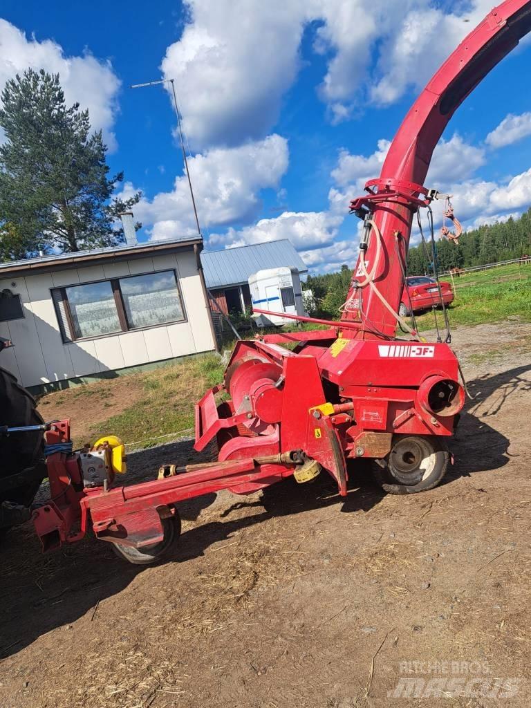 JF 850 Culegatoare de nutret
