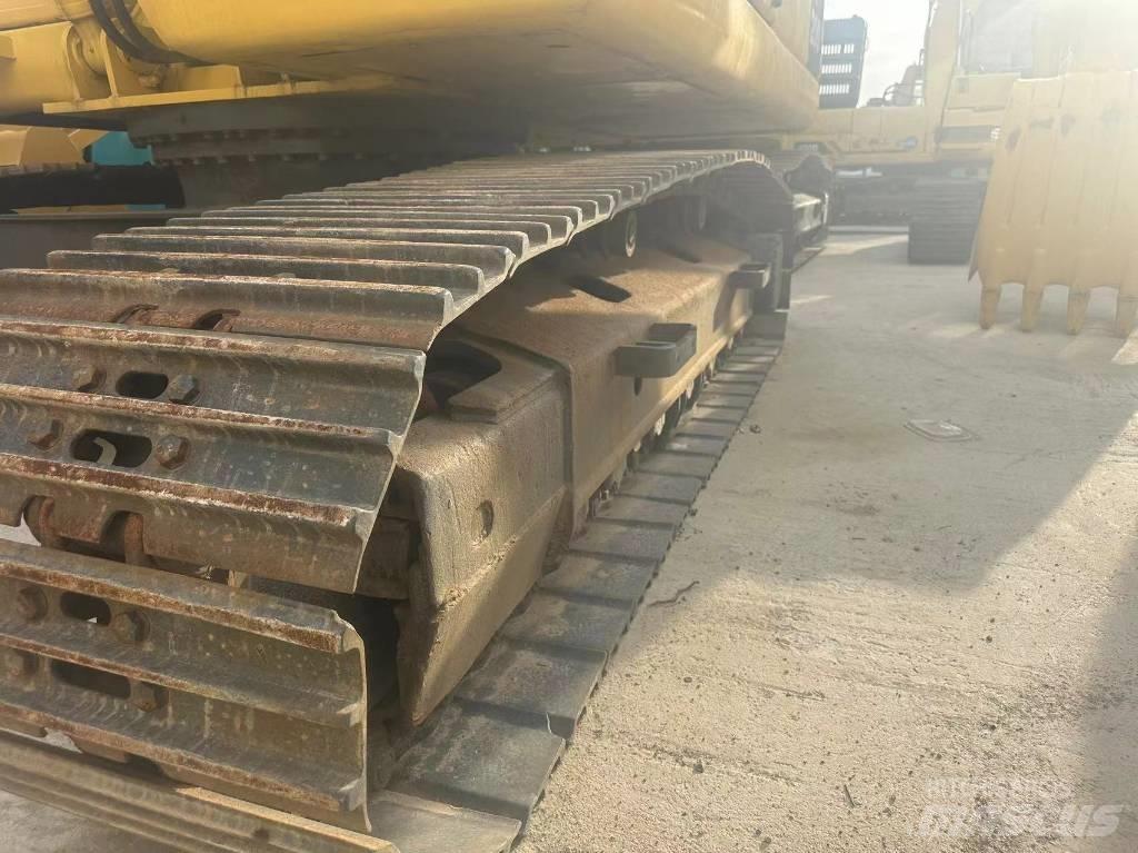 Komatsu PC 200 LC-7 Excavatoare pe șenile
